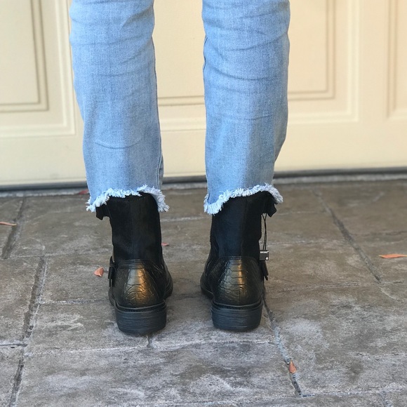 Black Snake Print Leather Buckle Biker Ankle Boots - Picture 5 of 6